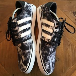 Adidas Seeley Smoke Pattern Skateboarding MEN’s SZ 12